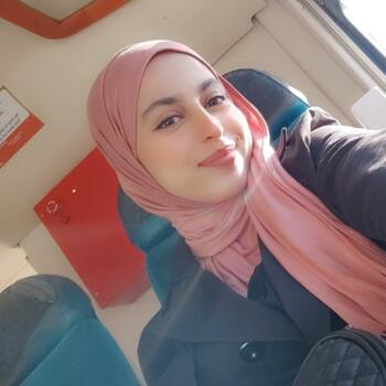 Babysitter in Casablanca: Aya