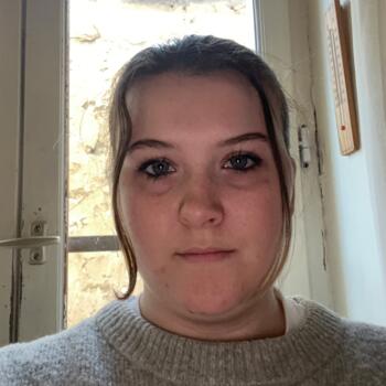 Babysitter in Lagny-sur-Marne: Elora