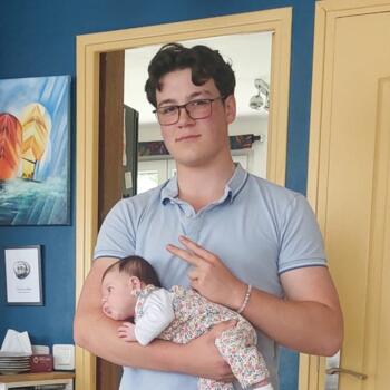 Babysitter in Fontenay-le-Fleury: Hugo