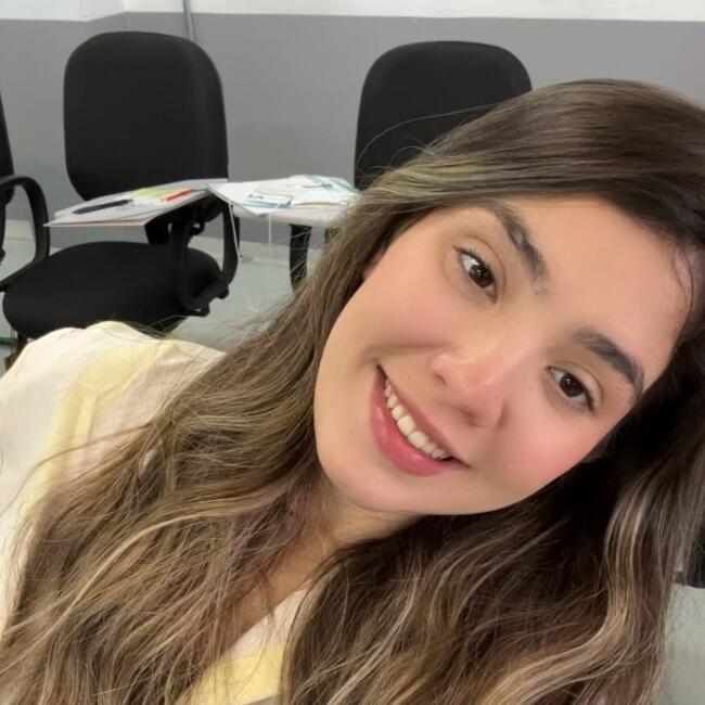 Emprego de babá em Eunápolis: Pamela