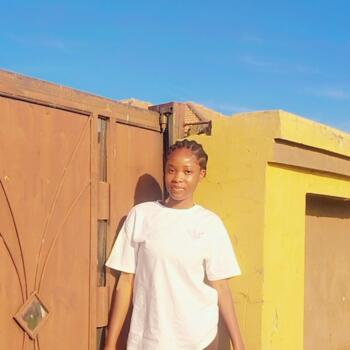 Babysitter in Kempton Park: Sbongile