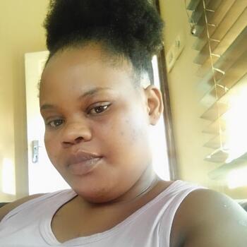 Nanny KwaMashu: Sinenhlanhla Zama