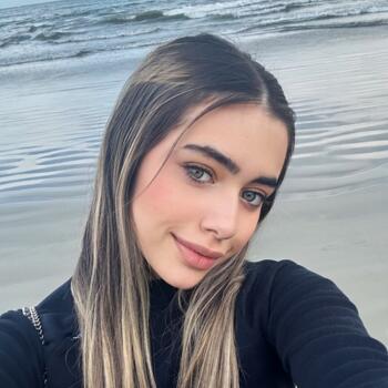 Babá em Maringá: Mariana