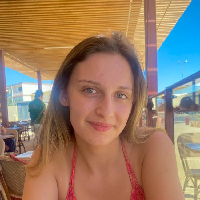 Babysitter in Lille: Coralie