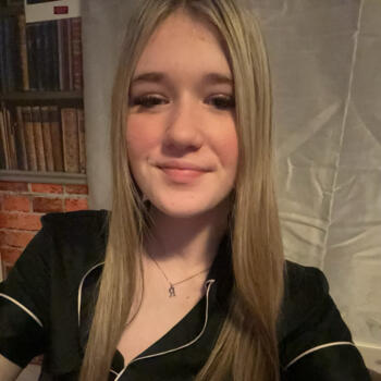 Babysitter in Alton: Mia