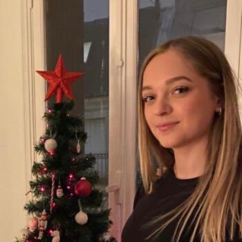 Babysitter in Paris: Elea