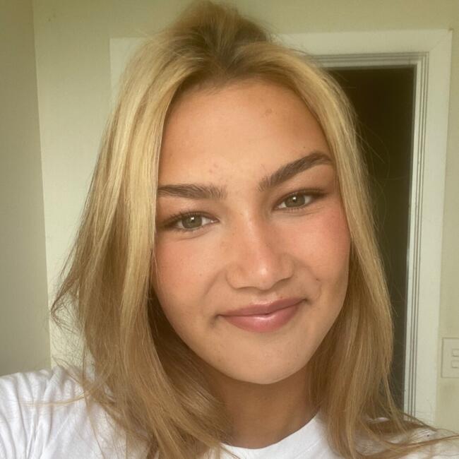 Babysitter in Waiuku: Mia
