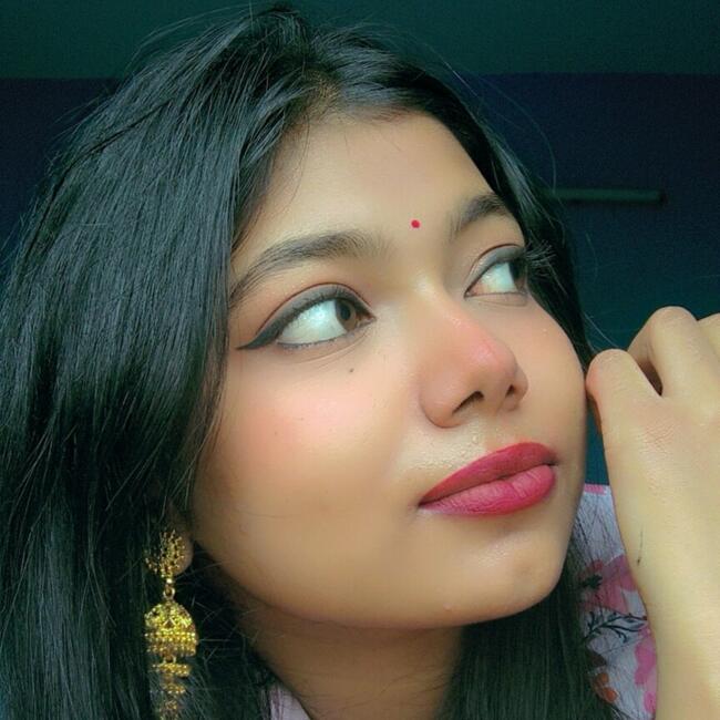 Babysitter in Noida: Sreyoshi