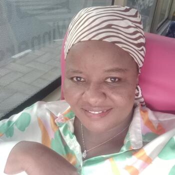 Babysitter in Ajman: Anne