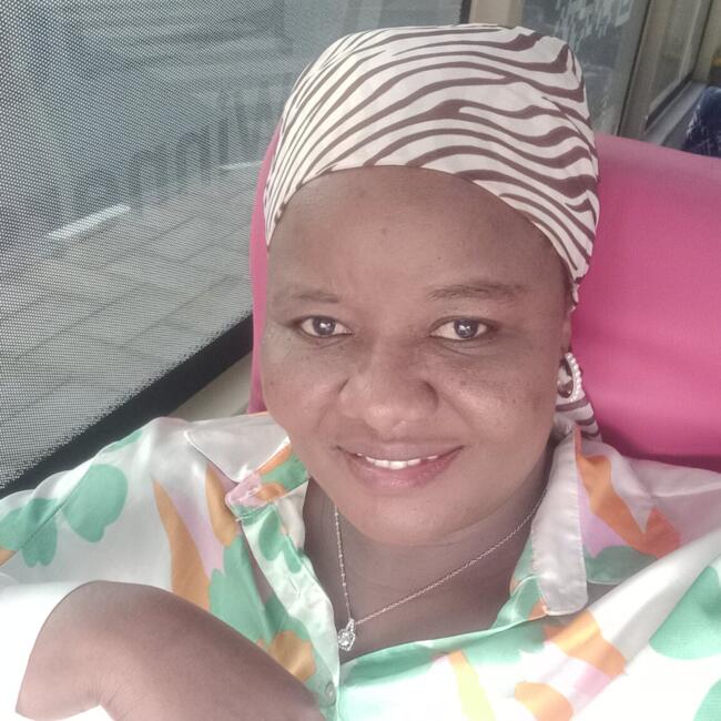 Babysitter in Ajman: Anne