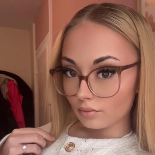 Babysitter in Tourcoing: Clara