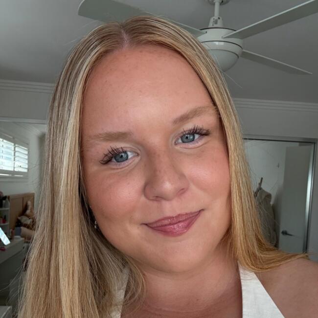 Babysitter in Newcastle: Zahli