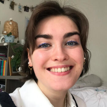 Babysitter in Paris: Ines