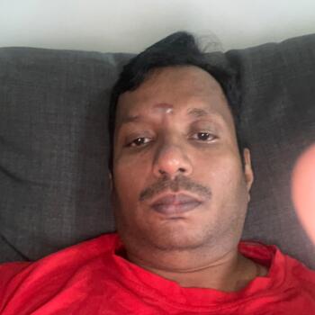 Babysitting job in Brisbane: babysitting job Vijai