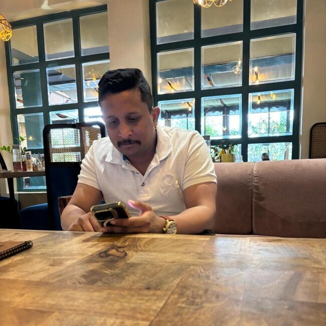 कोलकाता में बेबीसिटिंग की नौकरी: Anil