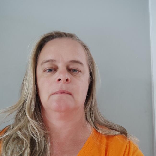 Babá em Campo Largo: Vera Lúcia