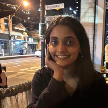 Babysitter Melbourne: Liya