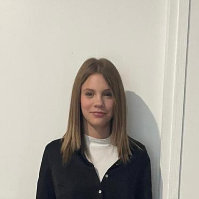 Babysitter in Vitry-sur-Seine: Emma