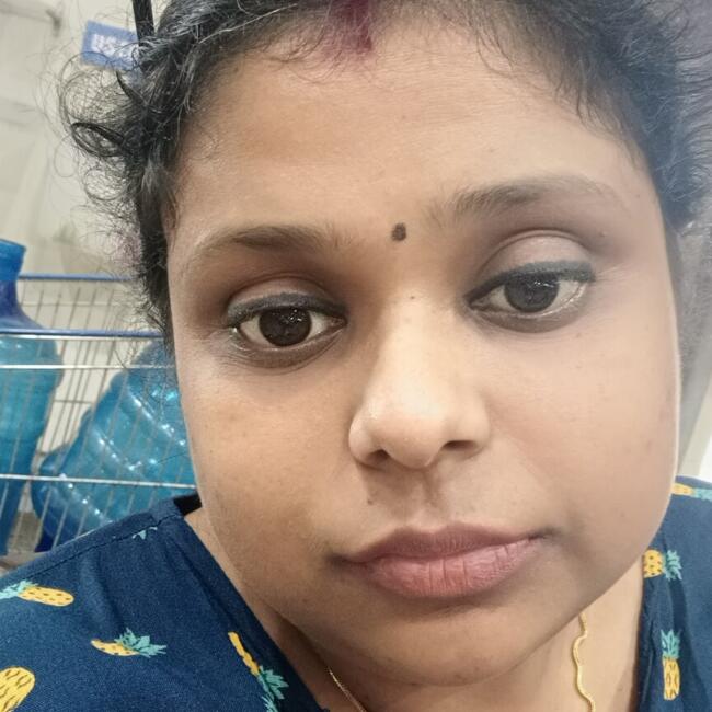 Babysitting job in Ghaziabad: Shristy