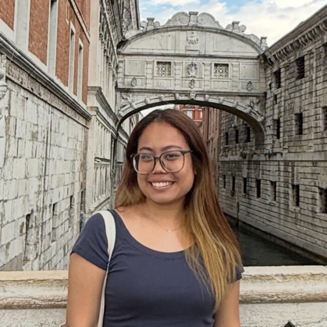 Babysitter in Singapore Island: Angeline