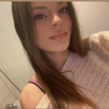 Babysitter in Ouistreham: Alicia