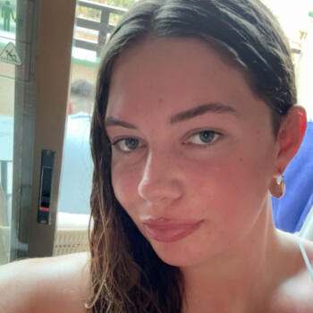 Babysitter in Dundee: Katie