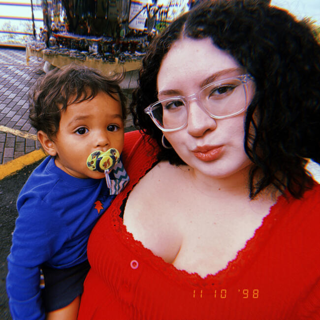 Babysitter in Deerfield Beach: Isabella