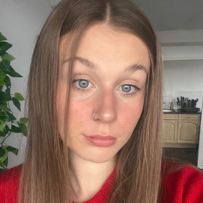 Babysitter in Bristol: Yasmin