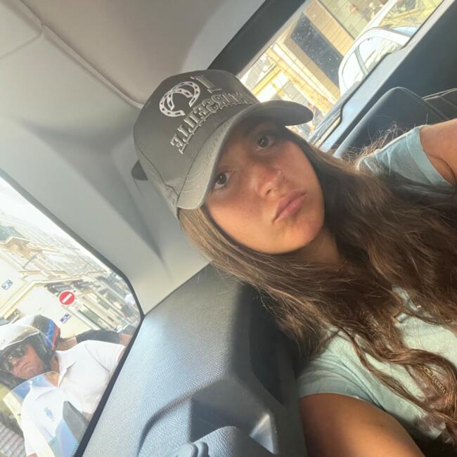 Babysitter in Nicosia: Ava