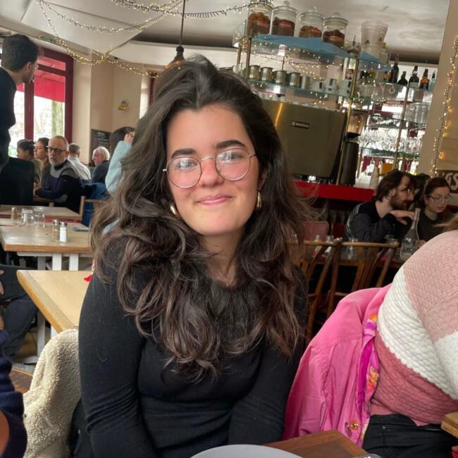 Babysitter in Paris: Faustine