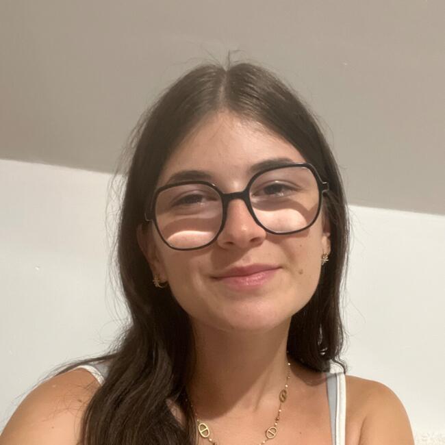 Babysitter in Rennes: Clémence