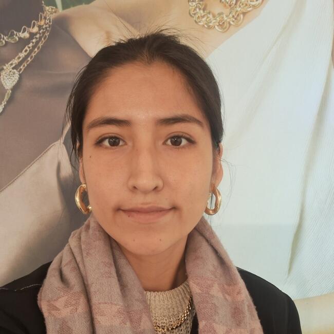 Babysitter in Ate: Angela