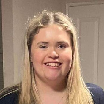 Babysitter in Dunedin: Ella