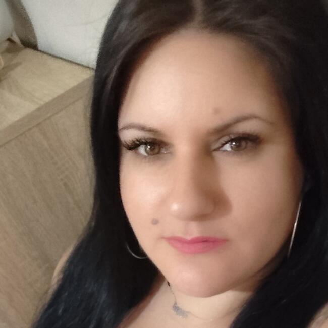 Babysitter στην περιοχή Κερατσίνι: Πέρσα