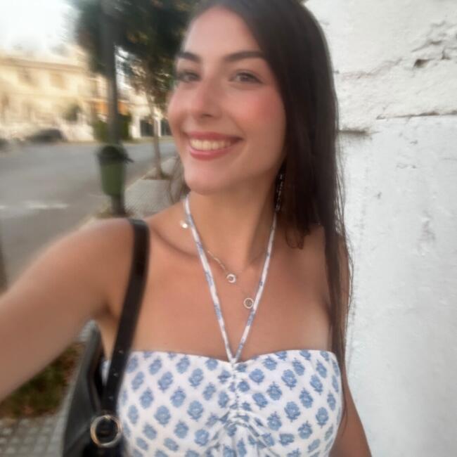 Canguro en Sevilla: Daniela