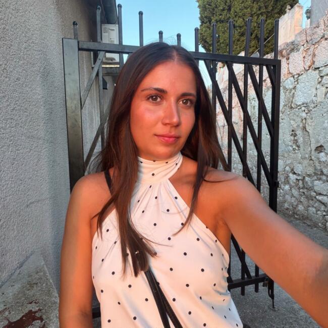 Babysitter in Mitcham: Xènia