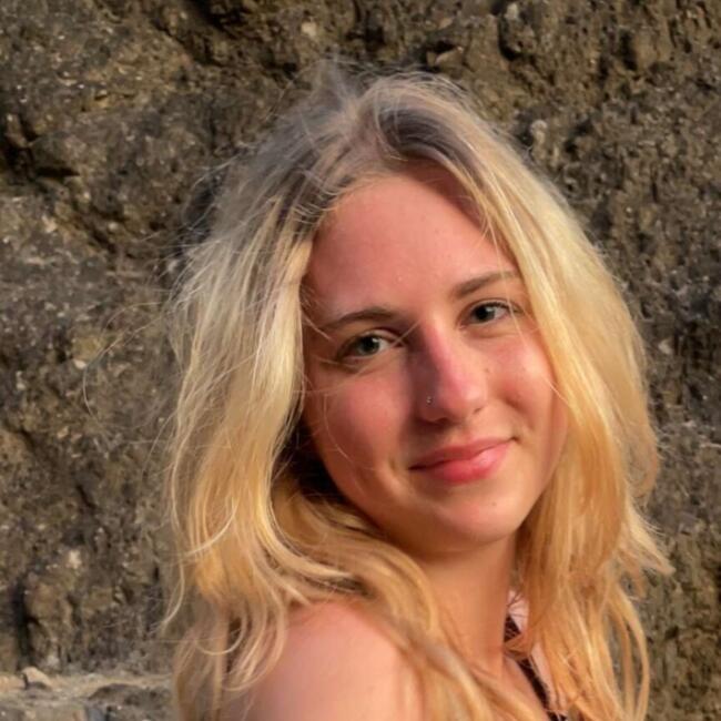 Babysitter in Auckland: Jenny