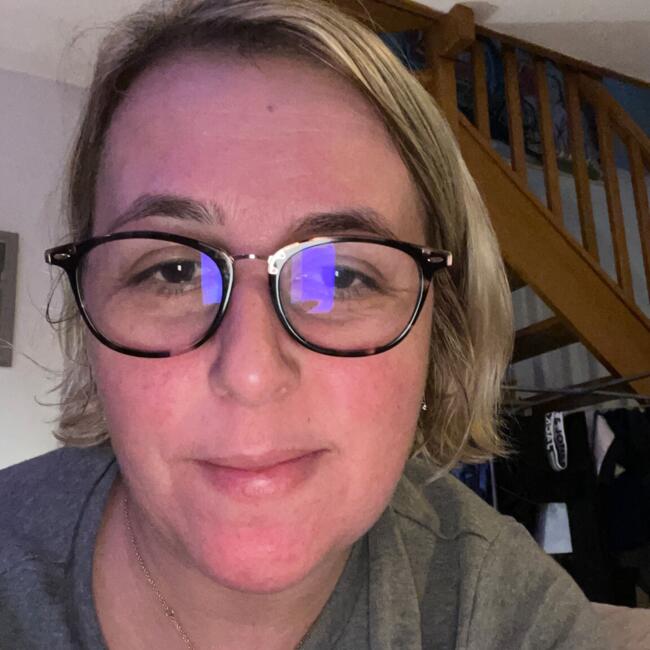 Babysitter in Frouzins: Charlotte