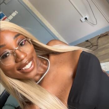 Babysitter in Dundalk: Precious