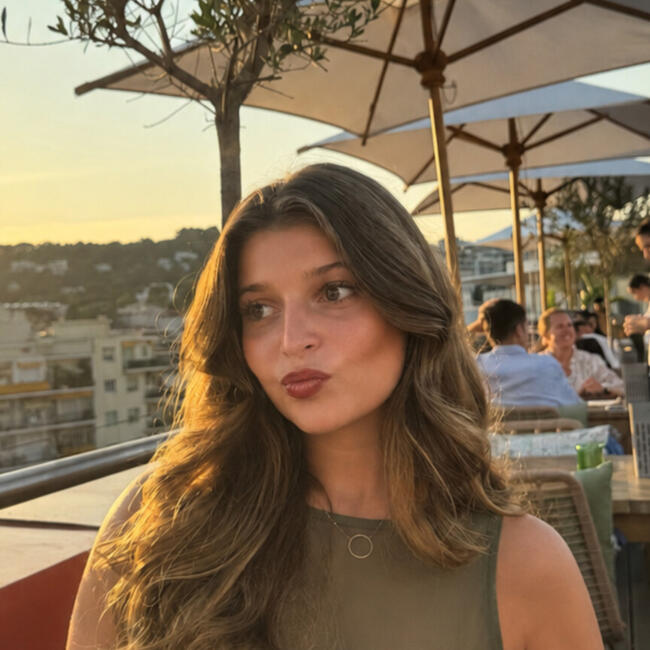 בייביסיטר ב- תל אביב-יפו: LOLA