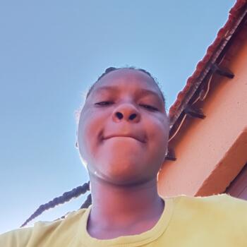 Babysitter in Brits: Esther