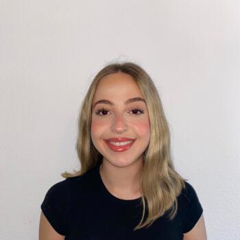 Nanny Dos Hermanas: Paula