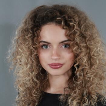 Babysitter London: Violette