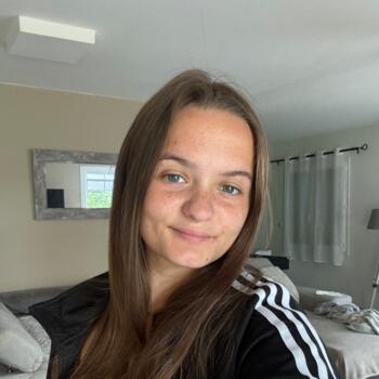 Babysitter in La Chapelle-Basse-Mer: Camille