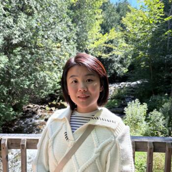 Baby-sitter in Richmond Hill: Lirong