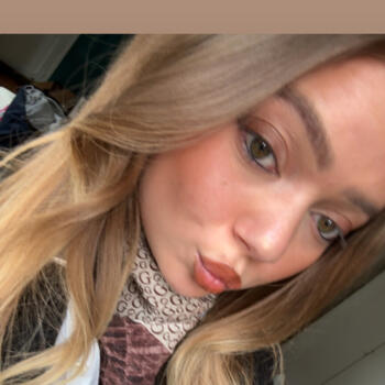 Babysitter in Saint-Brieuc: Louise