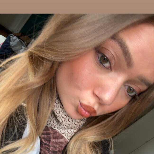 Babysitter in Saint-Brieuc: Louise