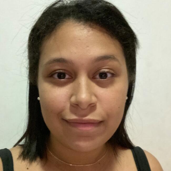 Babysitter in Ubatuba: Laura