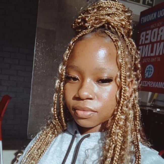 Babysitter in Port Elizabeth: Unathi