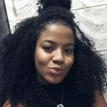 Babá em Mesquita: Camila